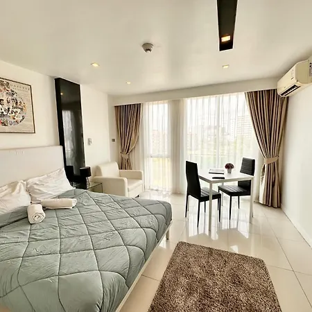 Lovely Studio In City Center Residence